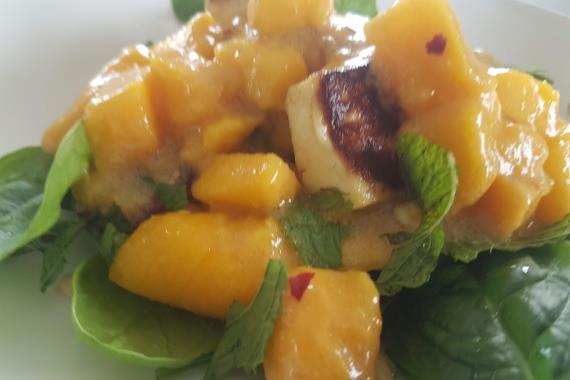 Mango & Halloumi Salad